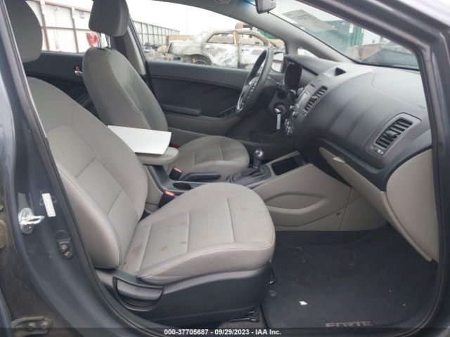 KNAFX4A63G5590060 KIA FORTE LX