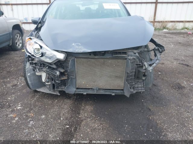 KNAFX4A63G5590060 KIA FORTE LX