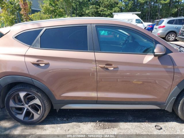 KM8J33A22HU323835 Hyundai Tucson Sport