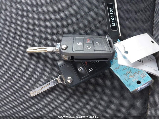3VV1B7AX1KM101102 Volkswagen TIGUAN S