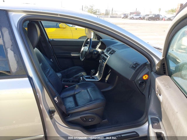 2005 VOLVO S40 VIN: YV1MS682852045861
