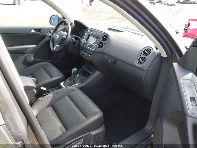 WVGBV3AX0EW505043 Volkswagen Tiguan Sel