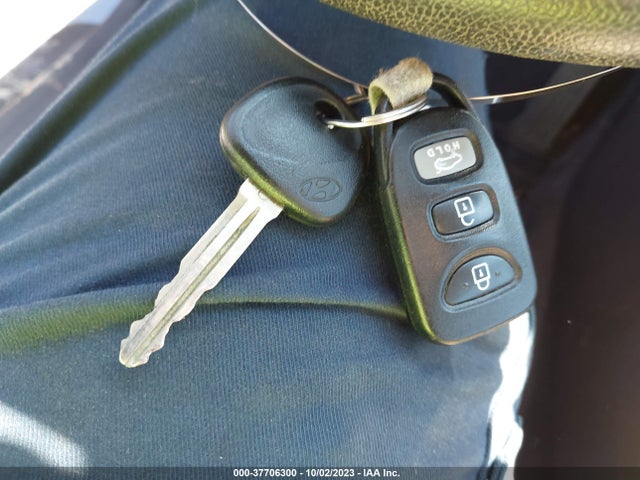 2011 HYUNDAI ELANTRA GLS PZEV VIN: KMHDH4AE8BU142311
