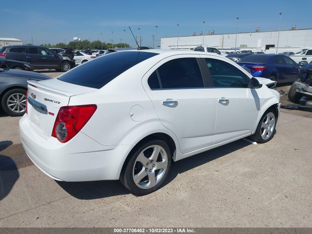 Chevrolet SONIC LTZ 2015 1G1JE5SBXF4204428 Image 4