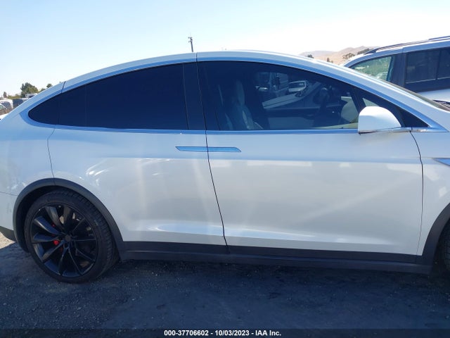 Tesla Model X P90d/75d/p100d 2016 5YJXCBE42GF002079 Image 12