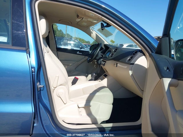 WVGAV7AXXHK029074 Volkswagen Tiguan 2.0t/2.0t S