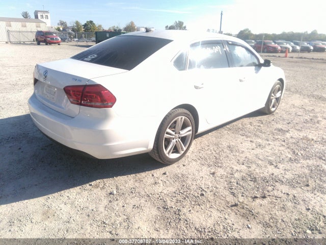 1VWBV7A30FC072784 Volkswagen Passat 2.0l Tdi Se W/sunroof