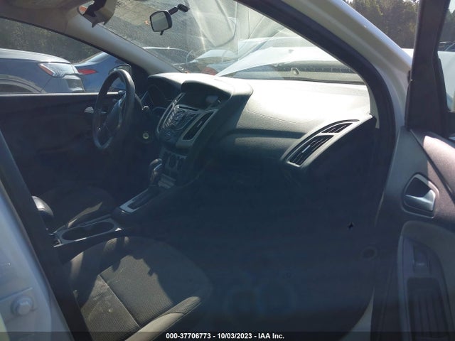 2014 FORD FOCUS SE VIN: 1FADP3F29EL233233