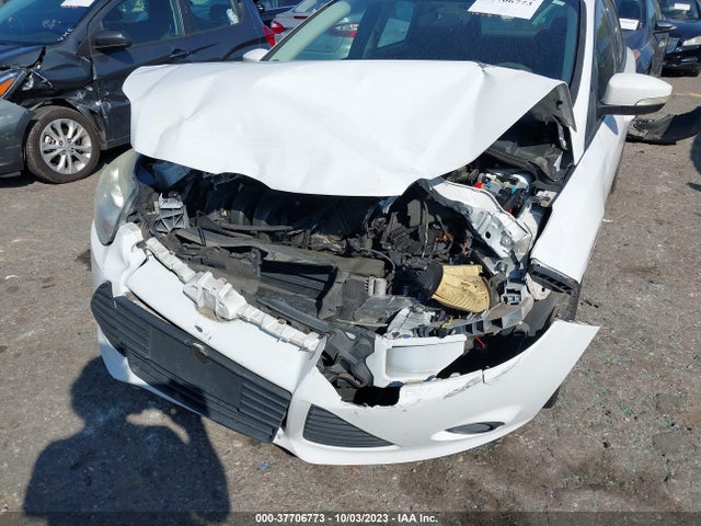 2014 FORD FOCUS SE VIN: 1FADP3F29EL233233