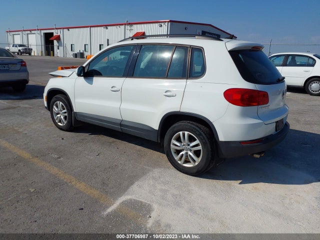 WVGBV7AXXFW561077 Volkswagen TIGUAN S