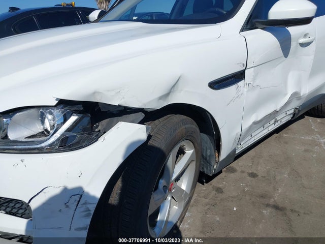 2017 JAGUAR F-PACE SADCJ2BV4HA088771 Photo 5