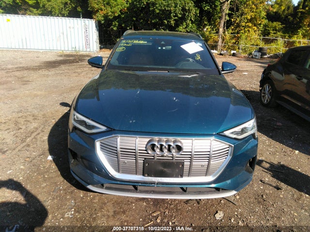 WA1LAAGE8KB020550 Audi E-tron Premium Plus