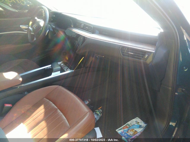 WA1LAAGE8KB020550 Audi E-tron Premium Plus