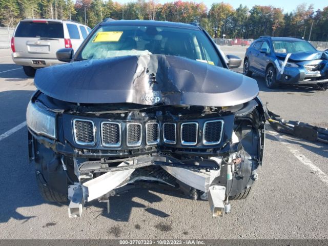 3C4NJDBB2KT678375 Jeep Compass Latitude