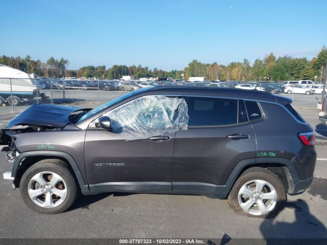 3C4NJDBB2KT678375 Jeep Compass Latitude