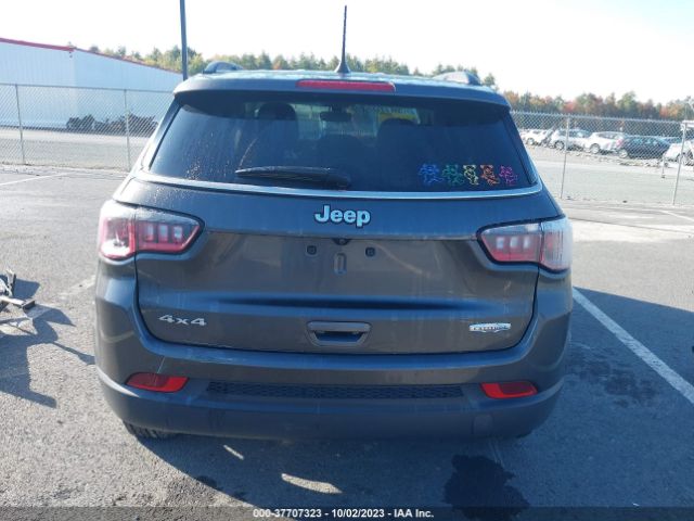 3C4NJDBB2KT678375 Jeep Compass Latitude