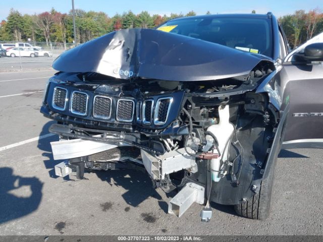 3C4NJDBB2KT678375 Jeep Compass Latitude