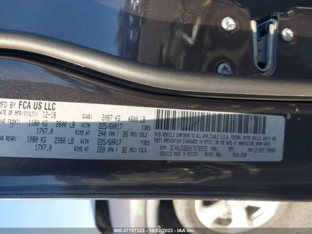 3C4NJDBB2KT678375 Jeep Compass Latitude