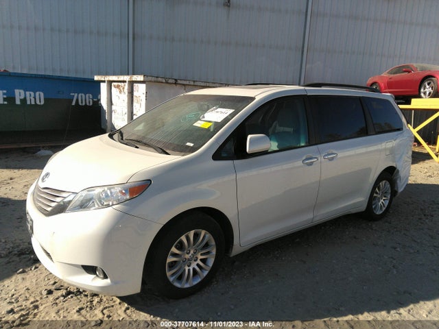 Toyota Sienna Xle Auto Access 2017 5TDYZ3DC5HS813812 Image 2