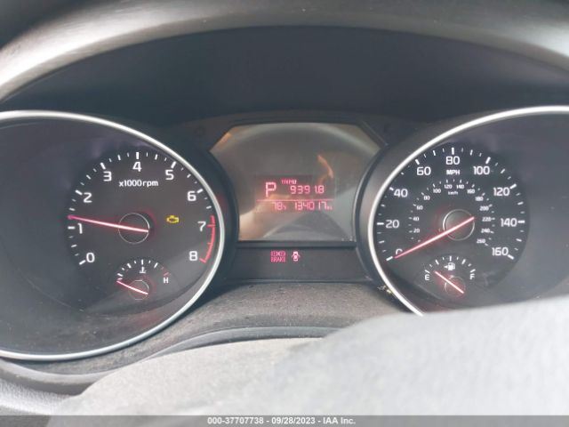 KNDMB5C17F6069237 KIA SEDONA LX