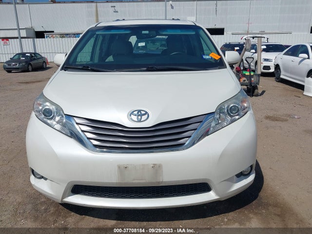Toyota SIENNA XLE 2017 5TDDZ3DC5HS183191 Image 12