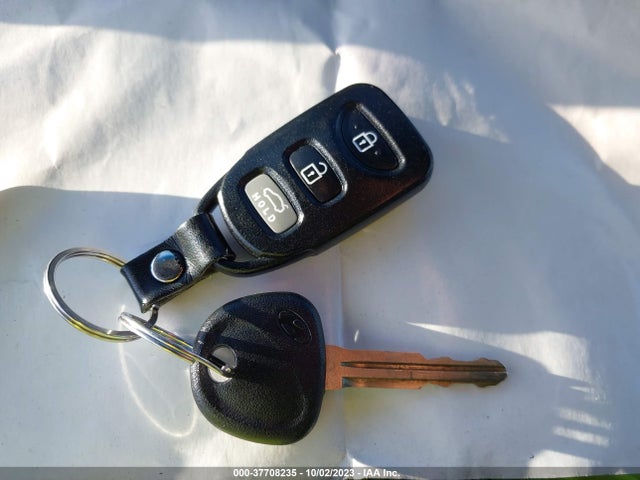 Hyundai ELANTRA SE 2016 5NPDH4AE5GH674122 Image 3
