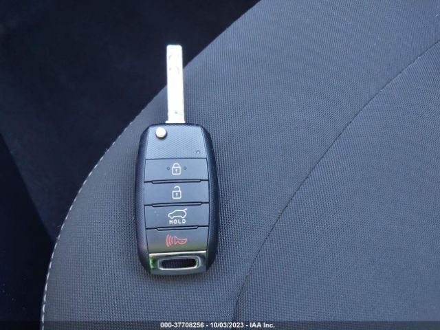 KNDJN2A2XK7685572 KIA Soul Base