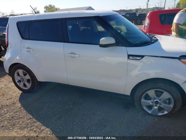 KNDJN2A2XK7685572 KIA Soul Base