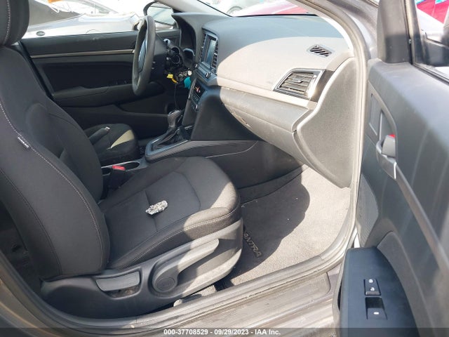 2018 HYUNDAI ELANTRA SEL VIN: 5NPD84LF3JH398472