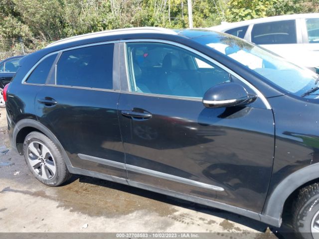 KNDCC3LC6H5043834 KIA NIRO EX