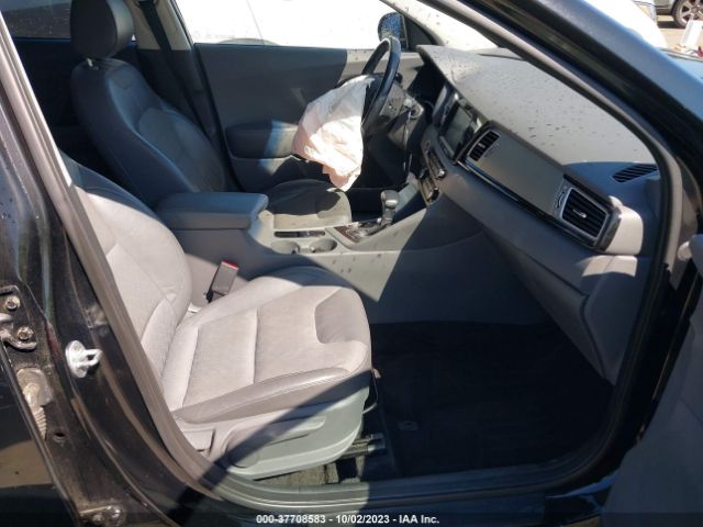 KNDCC3LC6H5043834 KIA NIRO EX
