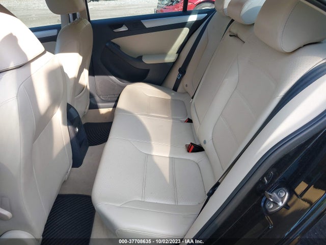 3VWD07AJ8EM304373 Volkswagen Jetta Sedan Se W/connectivity/sunroof