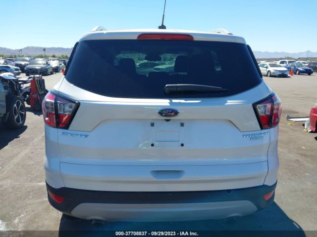 1FMCU0J91HUB89806 Ford Escape Titanium
