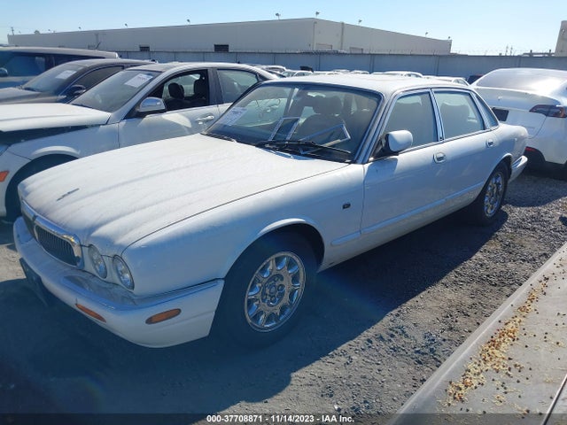 2000 JAGUAR XJ SAJDA14C0YLF03471 Photo 1
