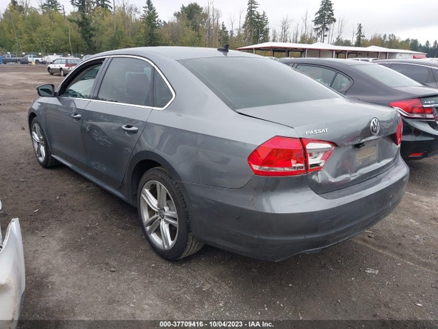 1VWBV7A39FC093231 Volkswagen Passat 2.0l Tdi Se W/sunroof