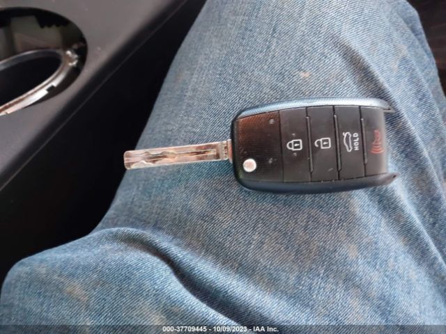 5XXGM4A77FG461676 KIA Optima Lx