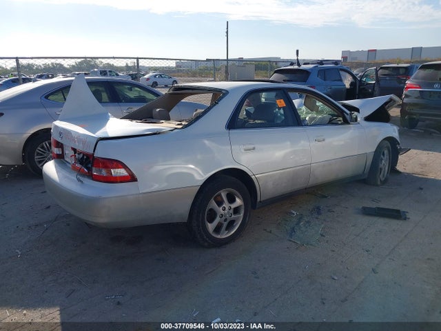 2001 LEXUS ES 300 BASE (A4) VIN: JT8BF28G310303438