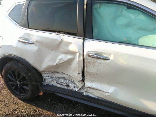 2018 NISSAN ROGUE SV VIN: 5N1AT2MV0JC727907