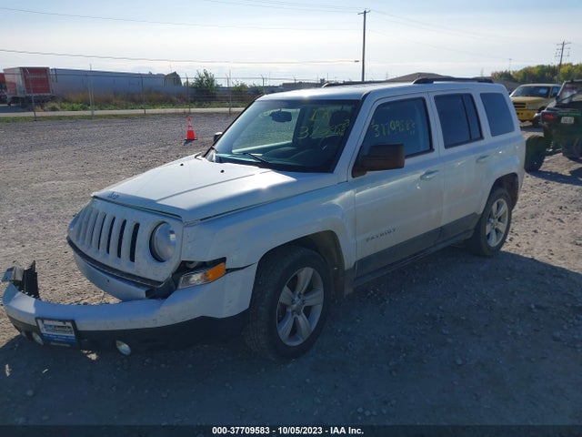 Jeep Patriot Latitude 2015 1C4NJPFB4FD329581 Image 2