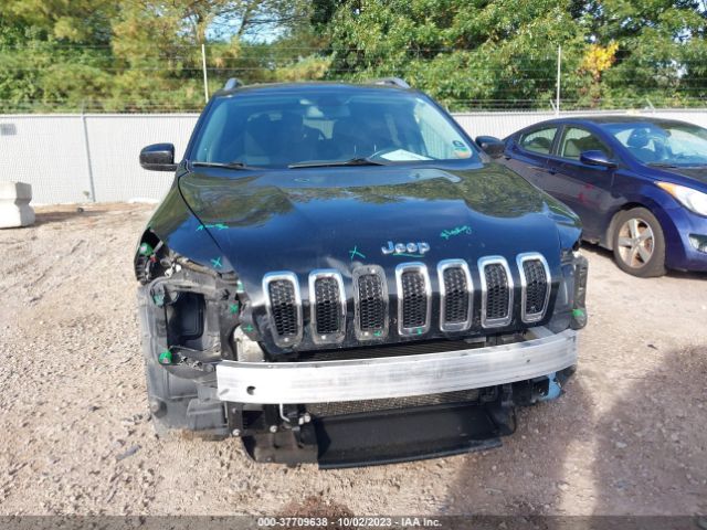 1C4PJMCSXHW532185 Jeep Cherokee Latitude