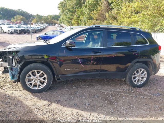 1C4PJMCSXHW532185 Jeep Cherokee Latitude