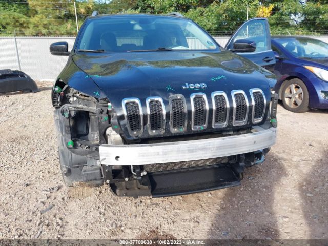 1C4PJMCSXHW532185 Jeep Cherokee Latitude