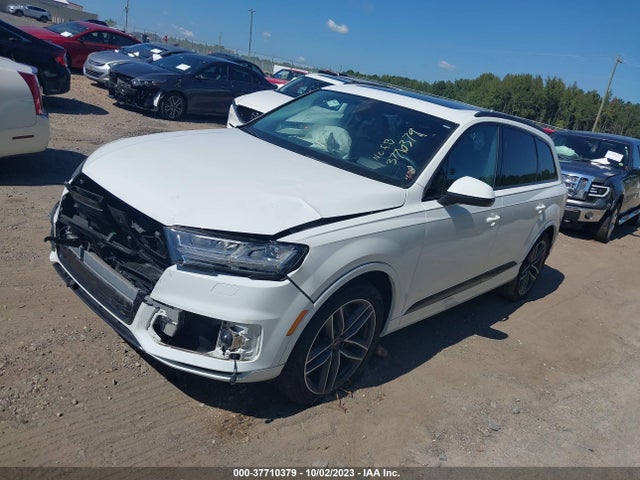 Audi Q7 3.0t Premium 2018 WA1VAAF78JD033667 Image 2