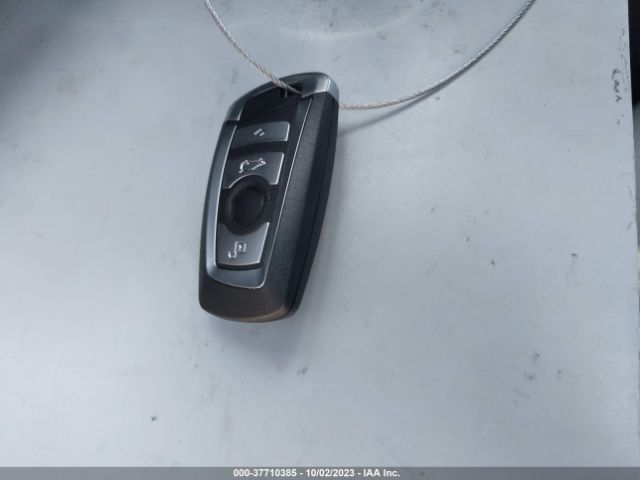 WBA8B9G33HNU57169 BMW 3 Series 330i