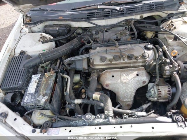 2000 HONDA ACCORD SDN LX VIN: 1HGCG5647YA000231