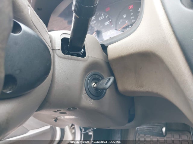 2000 HONDA ACCORD SDN LX VIN: 1HGCG5647YA000231