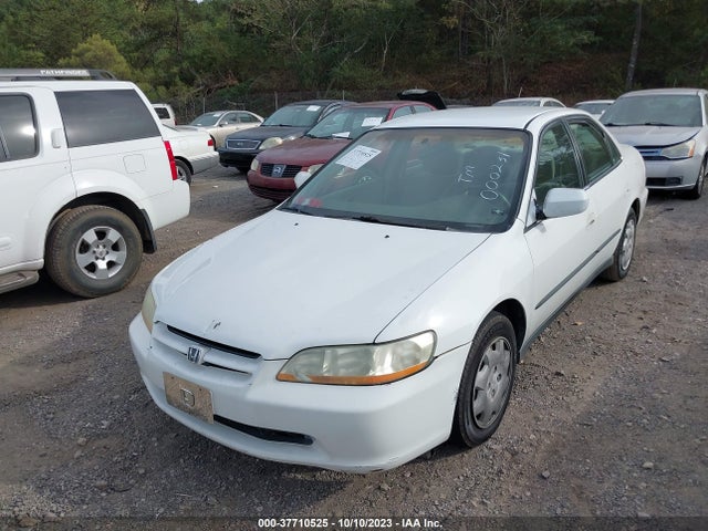 2000 HONDA ACCORD SDN LX VIN: 1HGCG5647YA000231