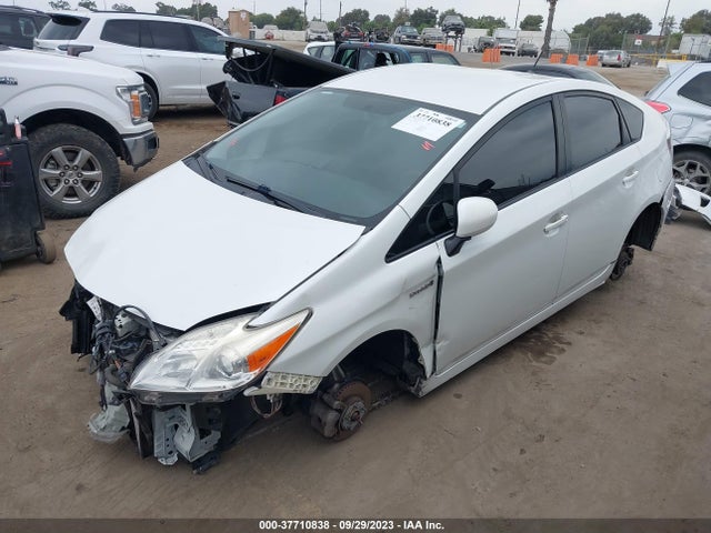 Toyota Prius Four 2015 JTDKN3DU5F1881290 Image 2