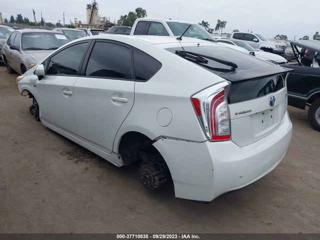 Toyota Prius Four 2015 JTDKN3DU5F1881290 Image 3