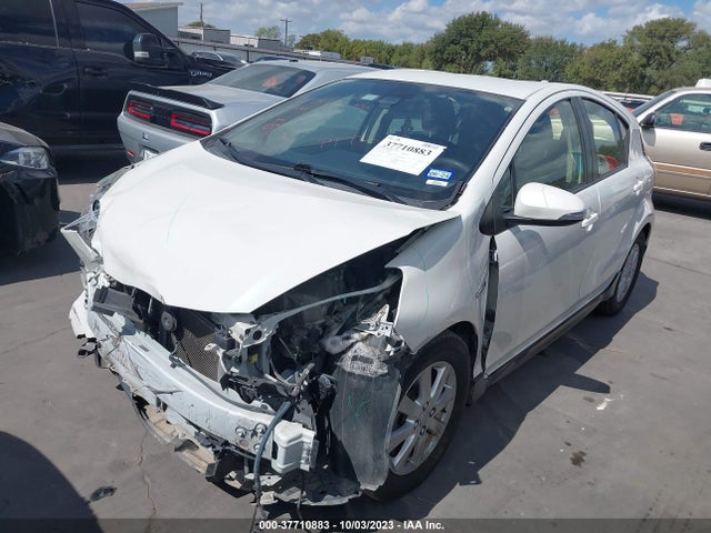 Toyota Prius C One/two/three/four 2017 JTDKDTB32H1595090 Image 2